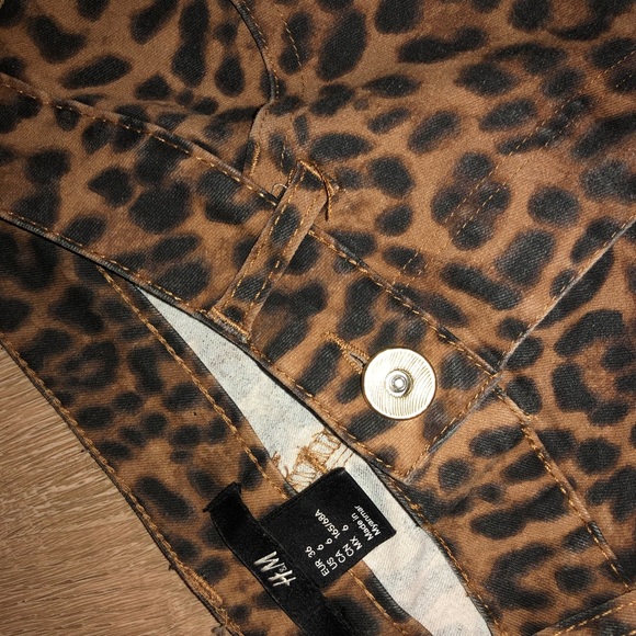 Trendy Leopard Print Jeans πππ - Picture 7 of 8